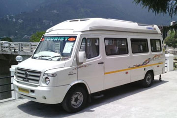 17 Seater Tempo Traveller