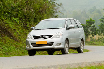 Innova Car Hire or Rental in Chandigarh\ Delhi\ Punjab